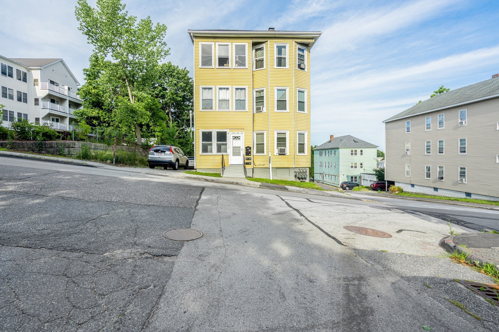 42 Adams St, Worcester, MA 01604