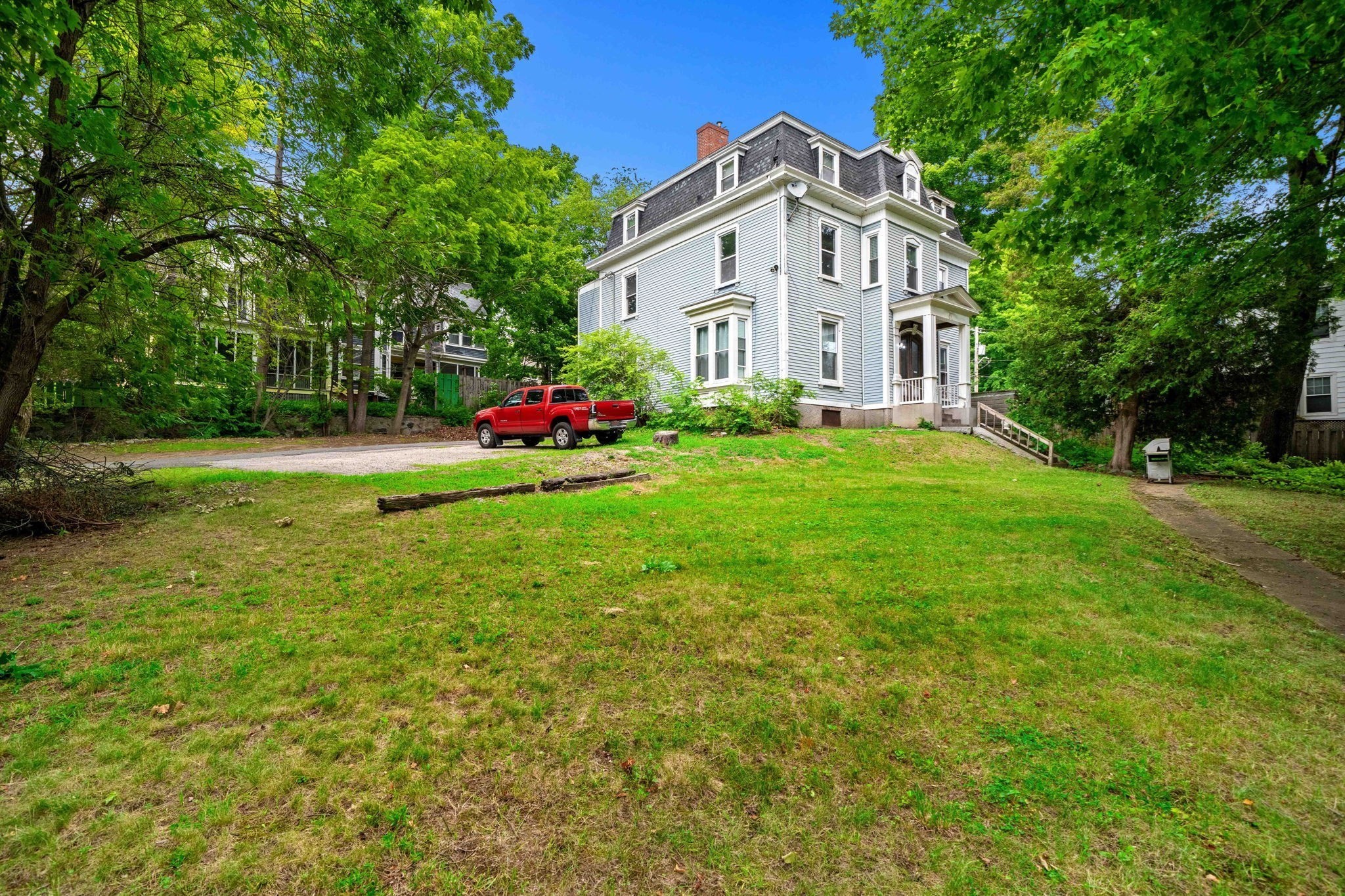 7 Maple Ave, Haverhill, MA 01830