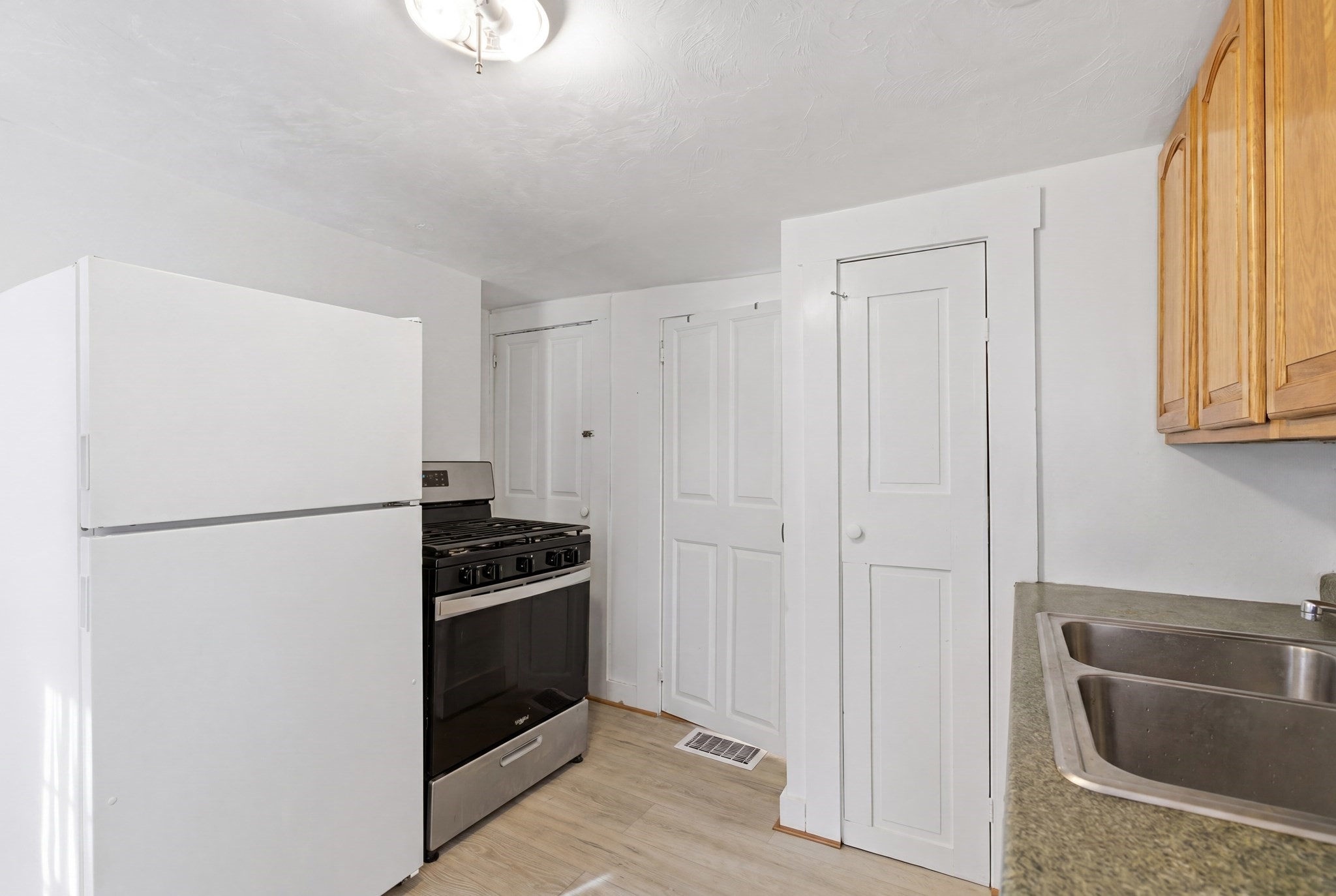 196 Highland S, Taunton, MA 02780 - Image 17