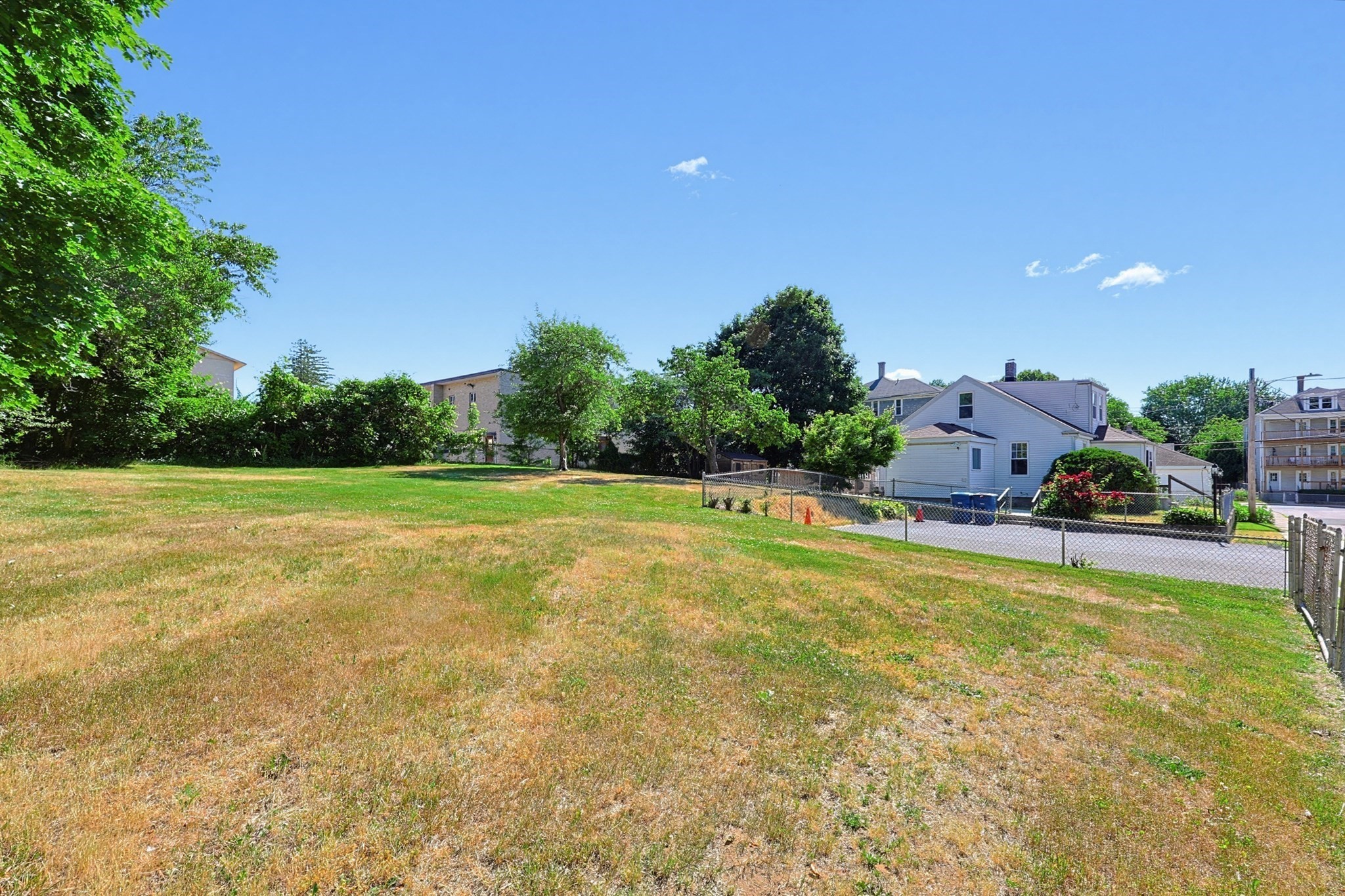 16 Lakeview St, Blackstone, MA 01504