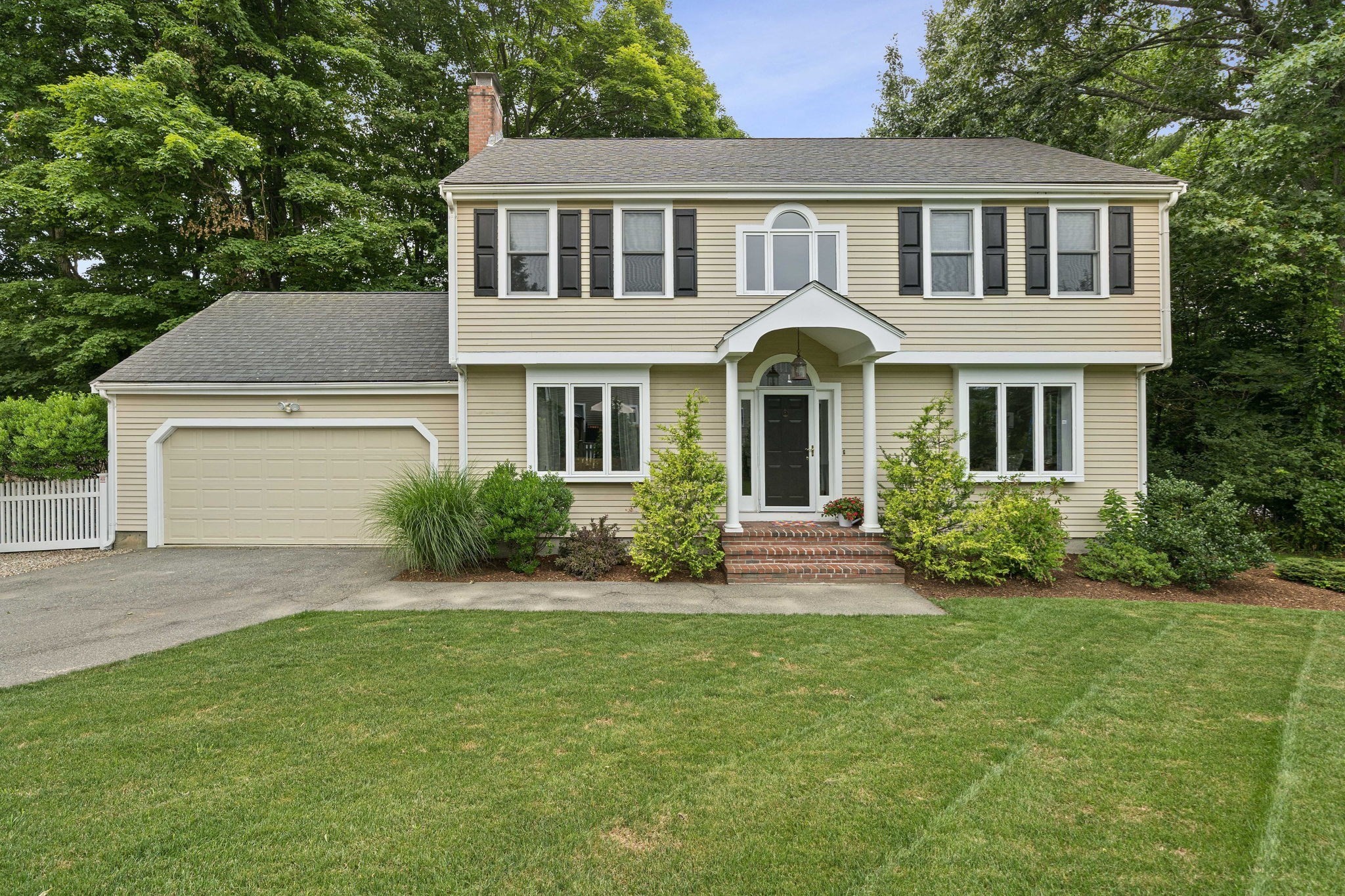 18 Mulberry Ln, Canton, MA 02021