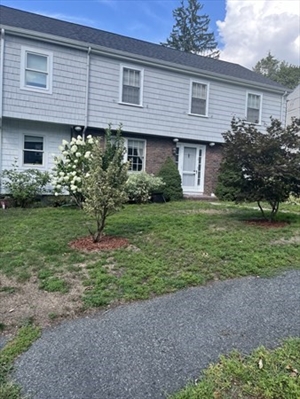 24 Leslie Rd, Apt B