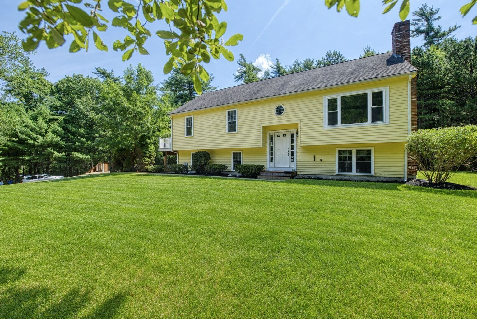 6 Daniel Dr, Middleboro, MA 02346