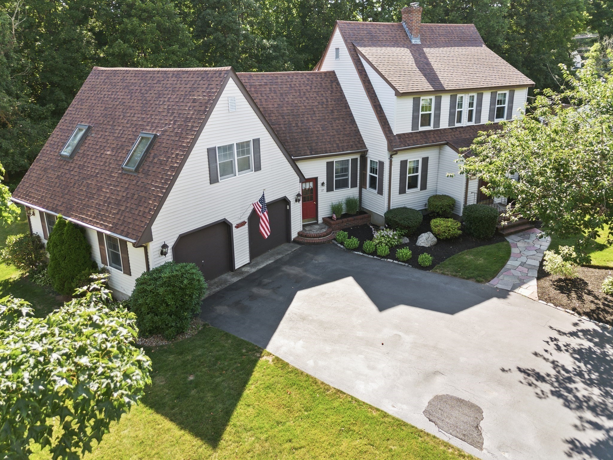 17 Perry Ave, Lynnfield, MA 01940