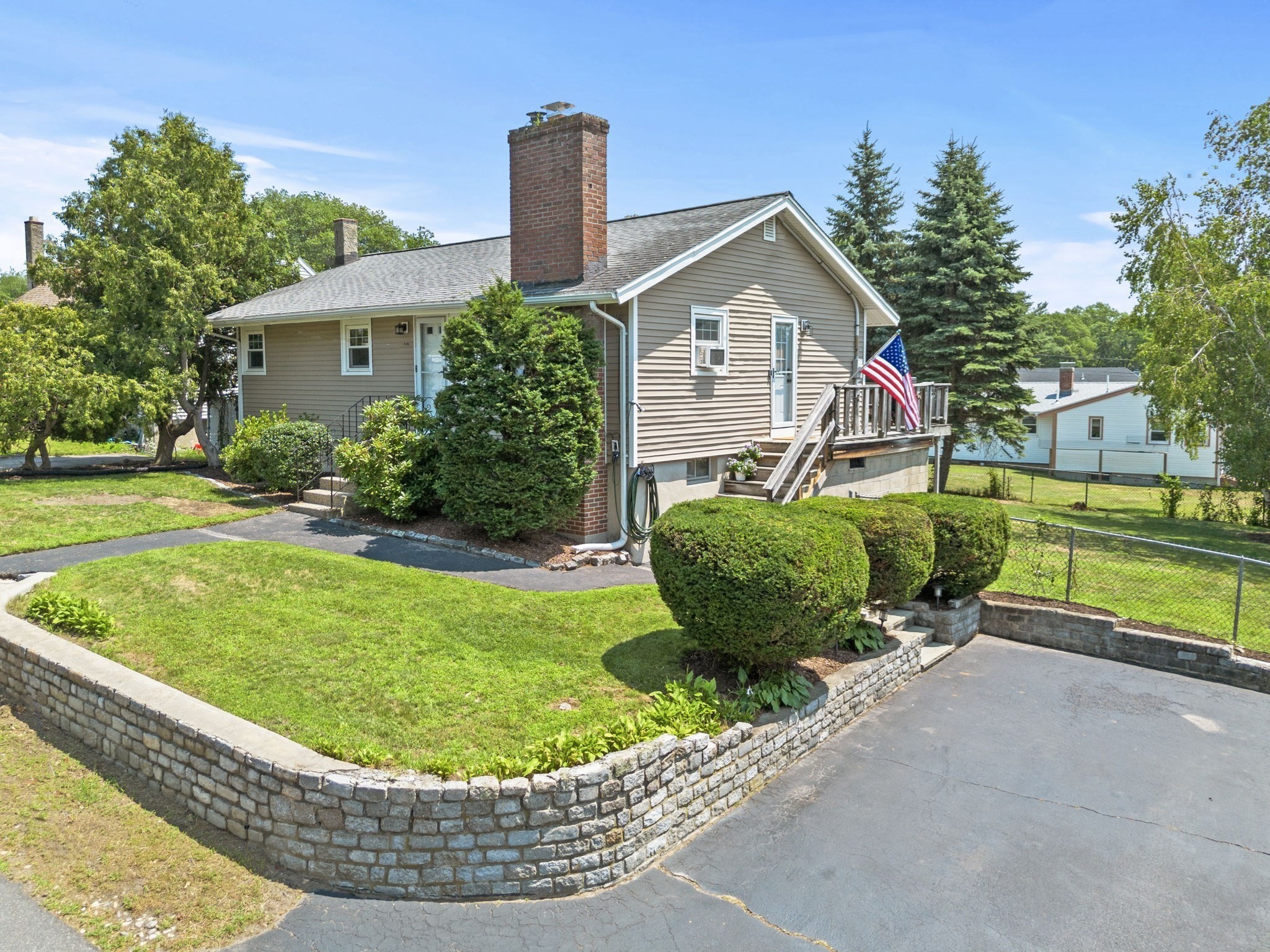 19 Magnolia St, Saugus, MA 01906