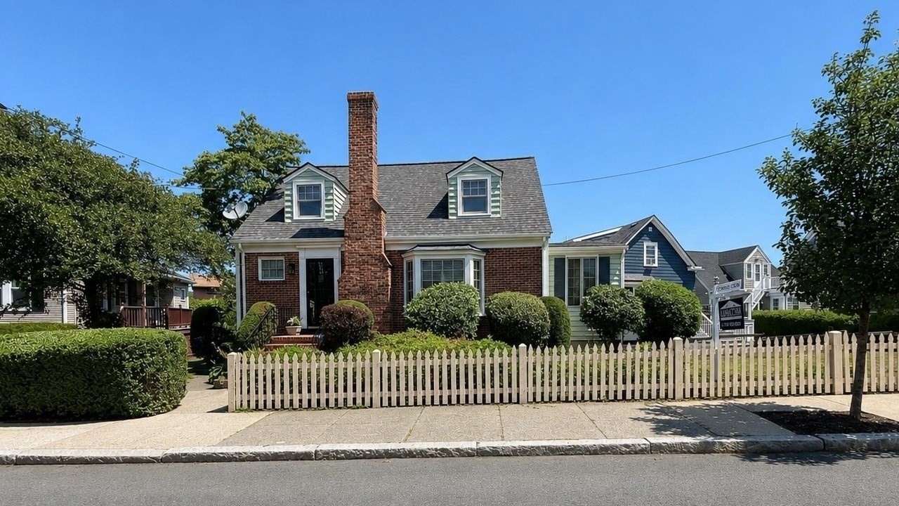 211 Grovers Ave, Winthrop, MA 02152