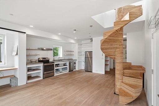 21 Lamartine St, Apt 3
