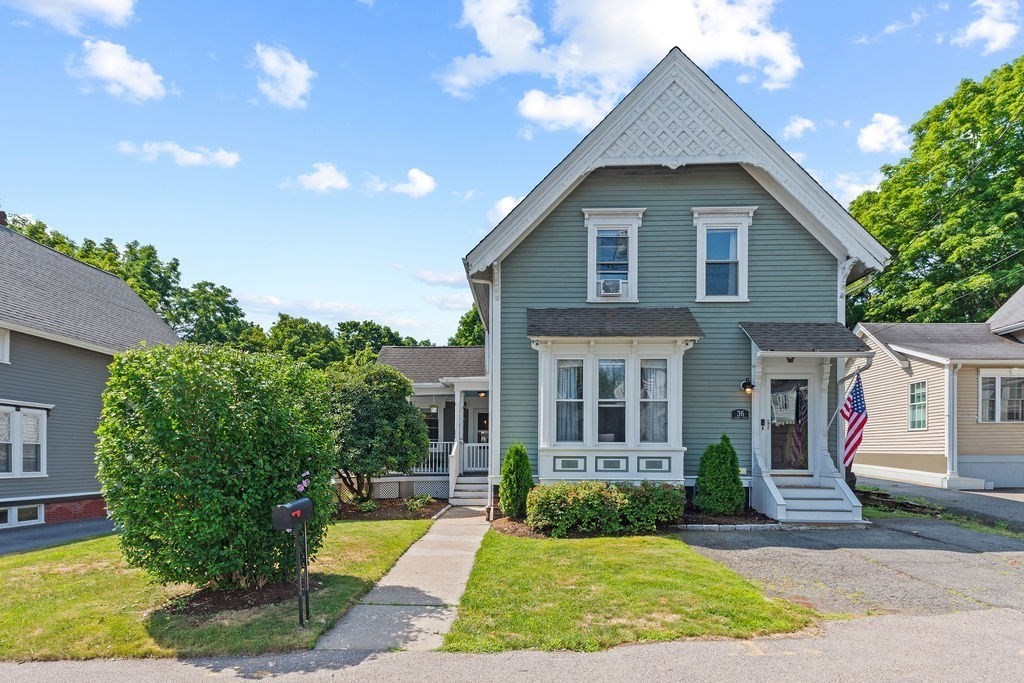 36 Leonard St, North Attleboro, MA 02760