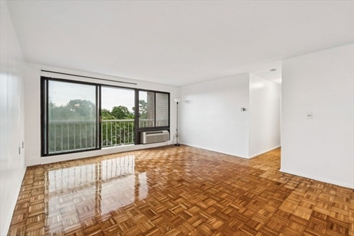 1105 Massachusetts Ave, Apt 6A