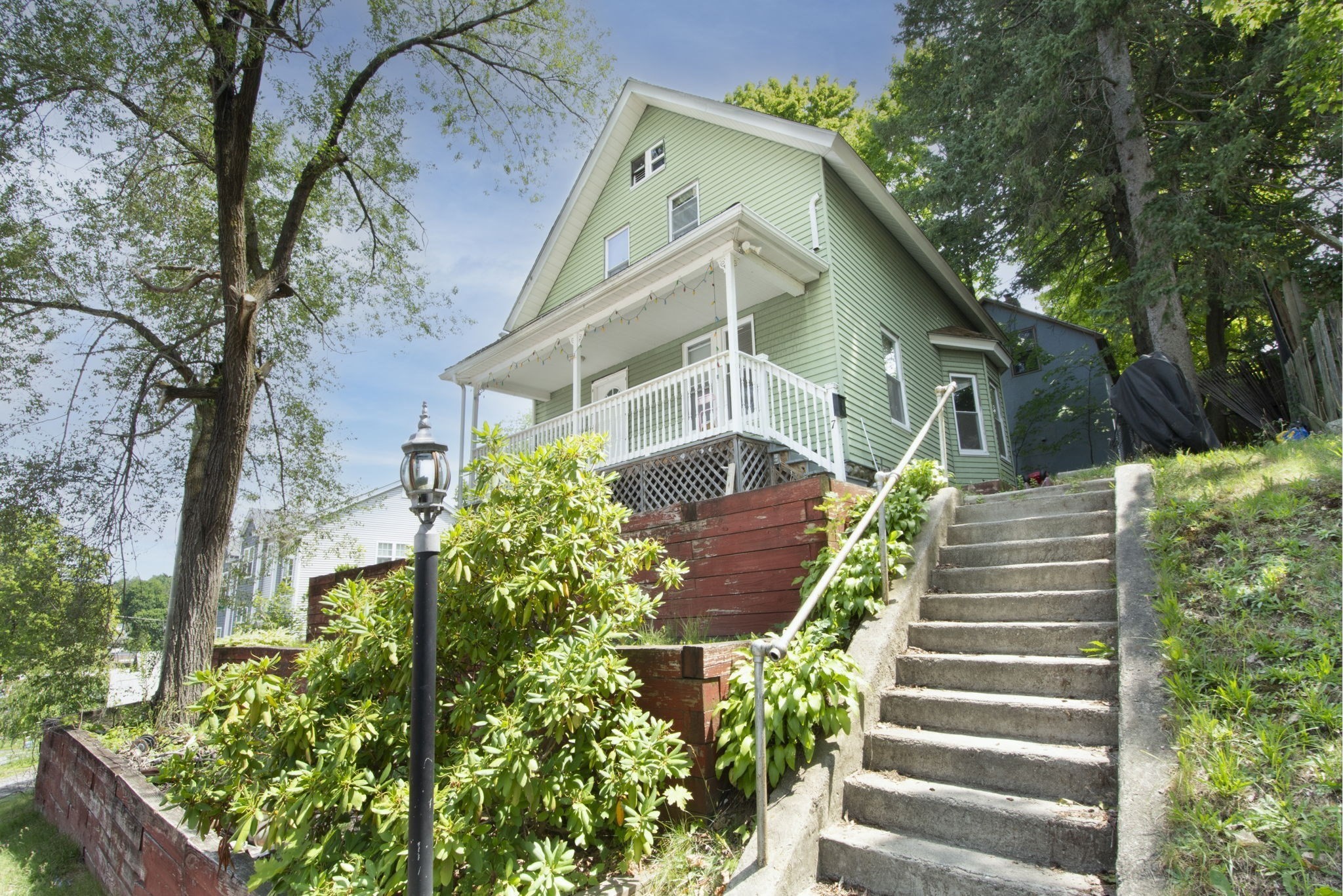 7 Clarence St, Worcester, MA 01610