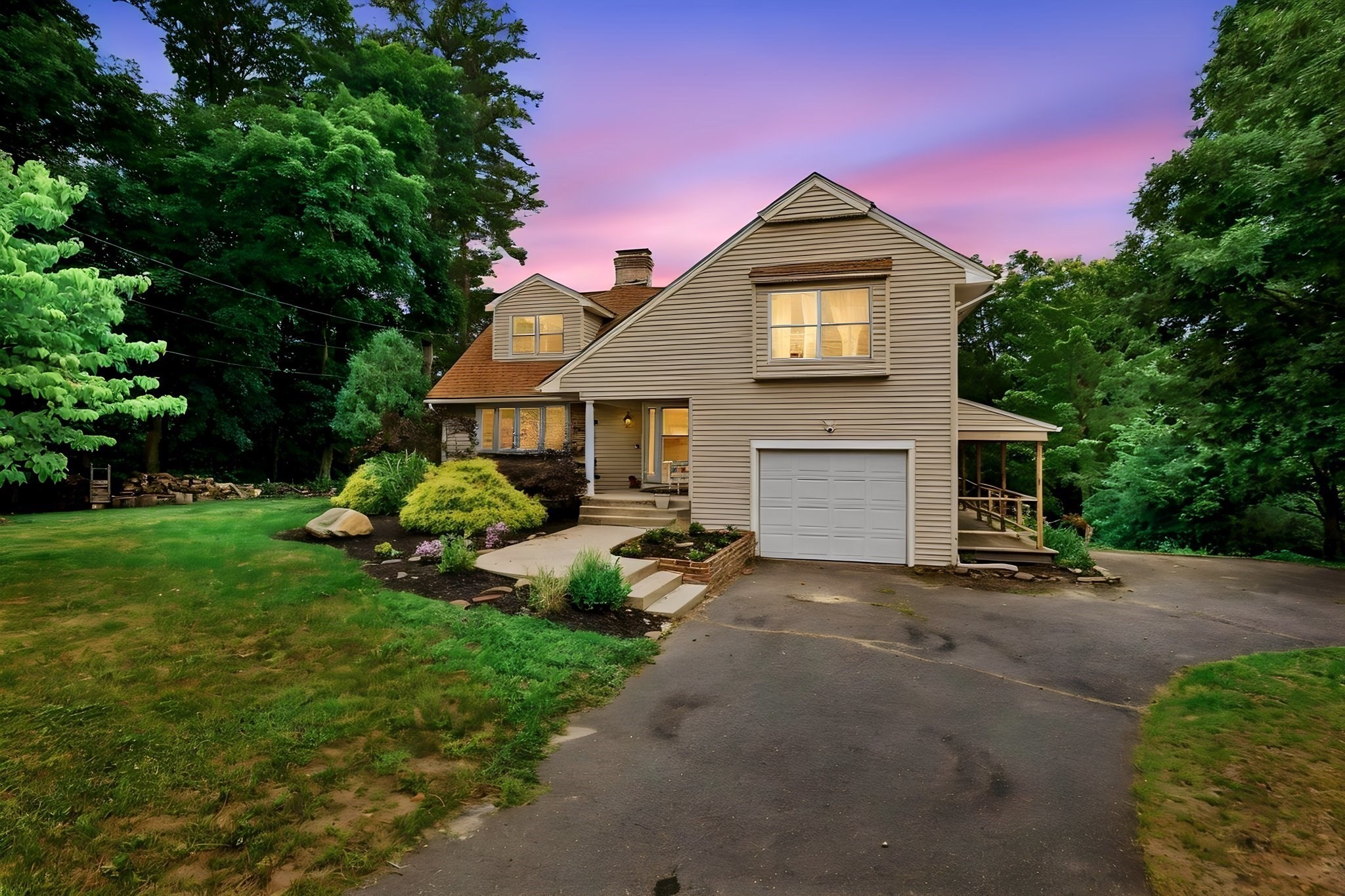 73 Glendale Rd, Hampden, MA 01036
