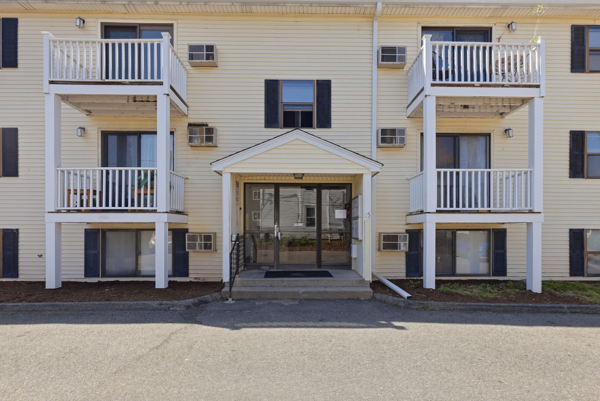 15 Houghton St Unit 6, Worcester, MA 01604