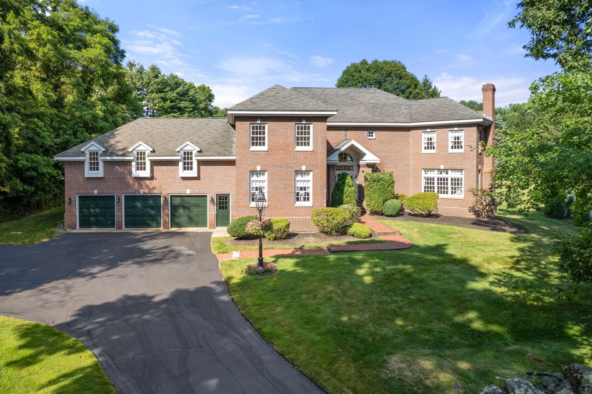 16 Longmeadow Rd, Milton, MA 02186