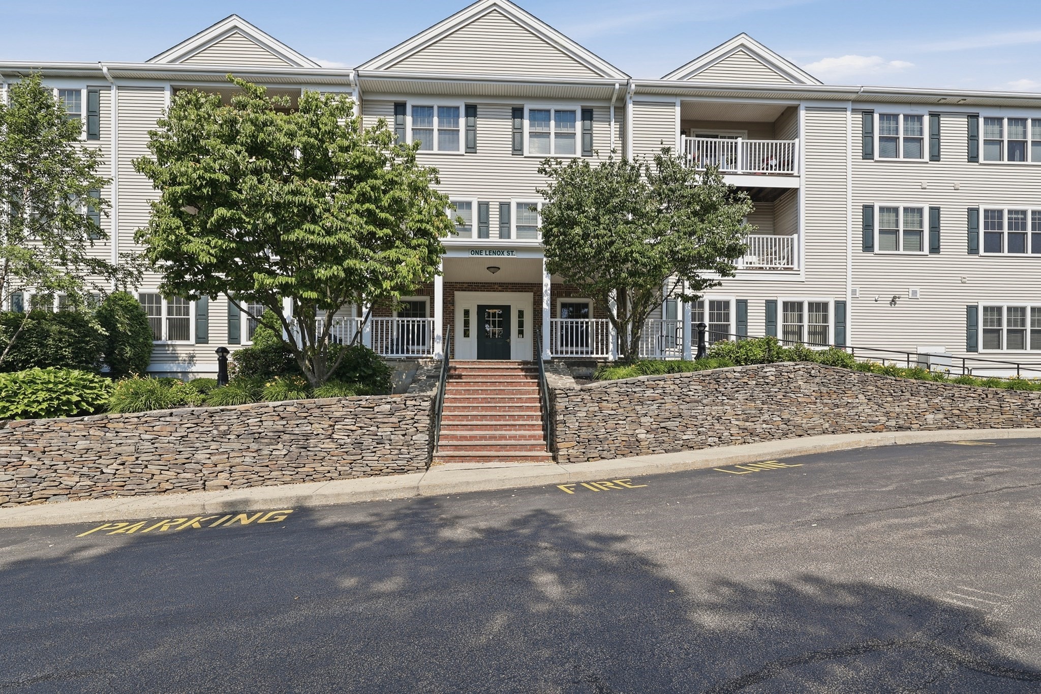 1 Lenox St Unit 304, Norwood, MA 02062
