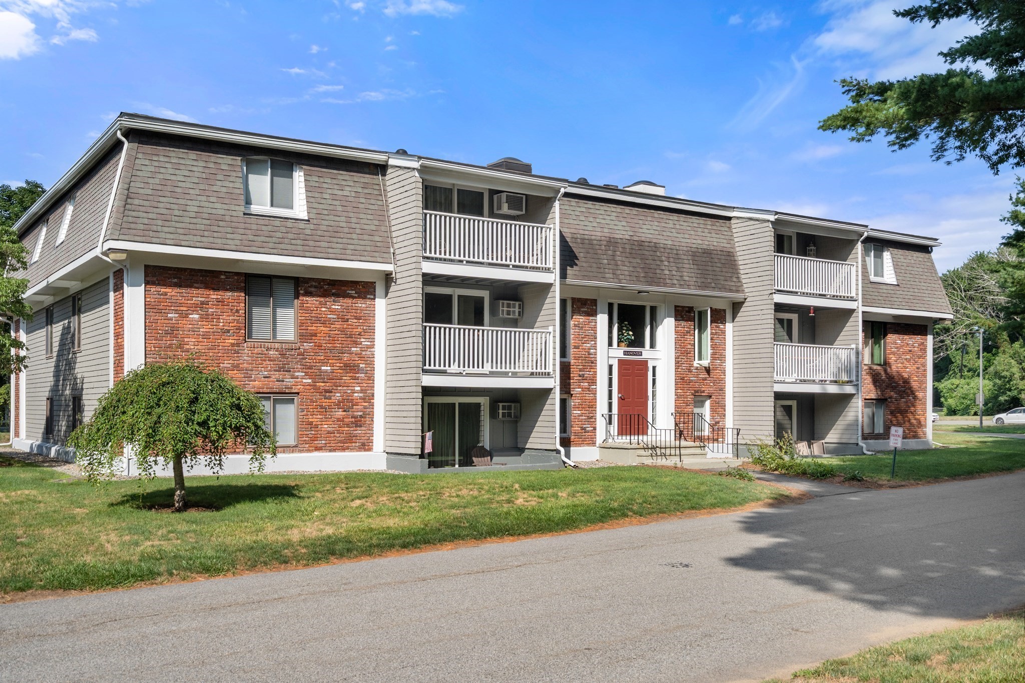 220 Bedford Unit 5H, Bridgewater, MA 02324