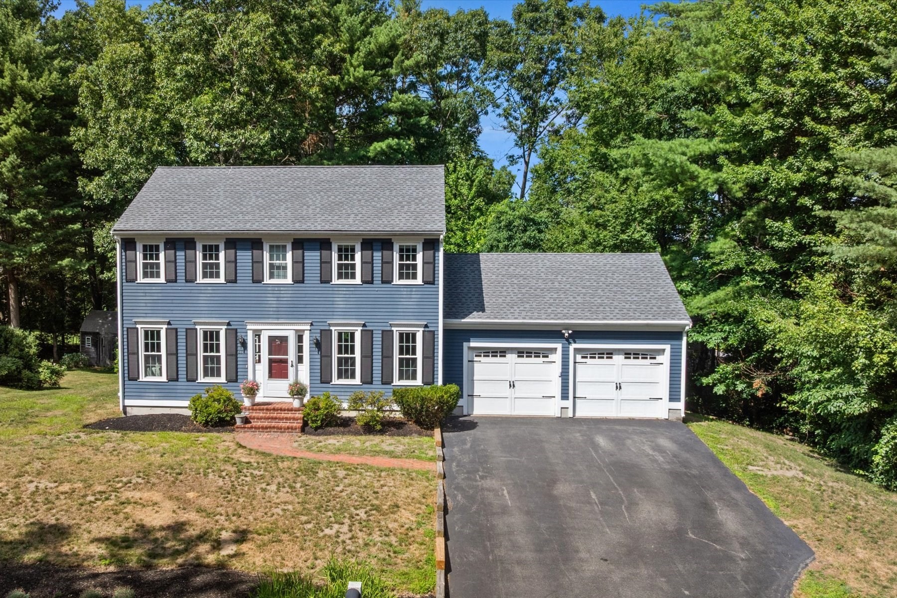22 Morningside Dr, Rockland, MA 02370