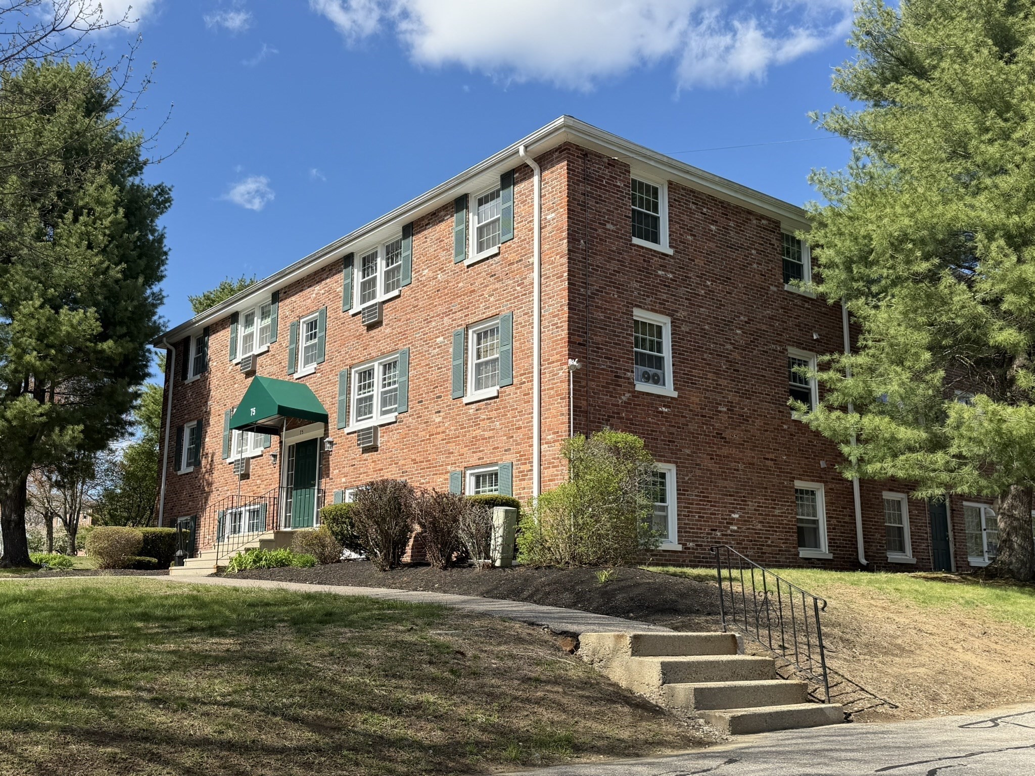 90 Ridgewood Lane, Gardner, MA 01440 - Image 1