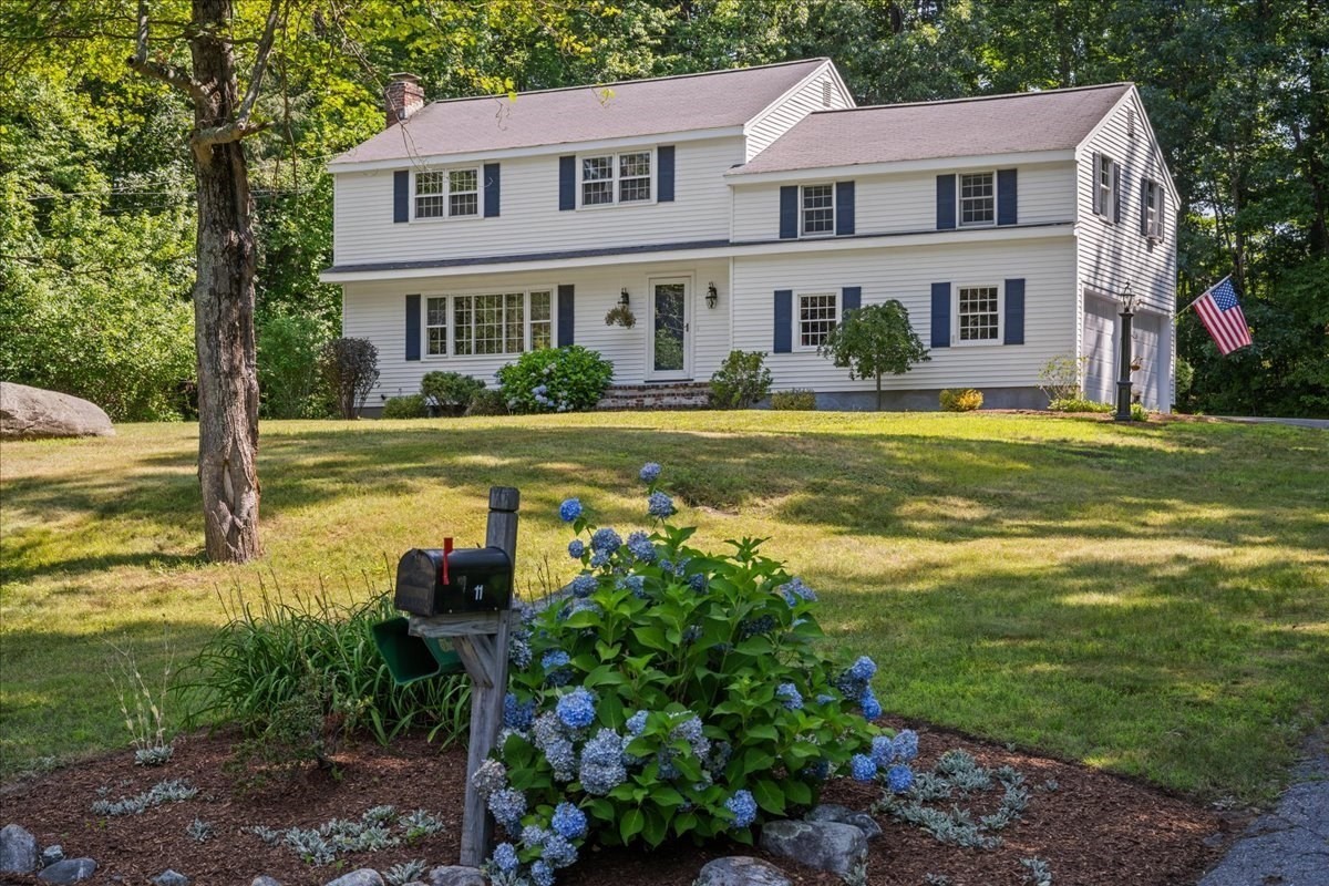 11 Hickory Rd, Southborough, MA 01772