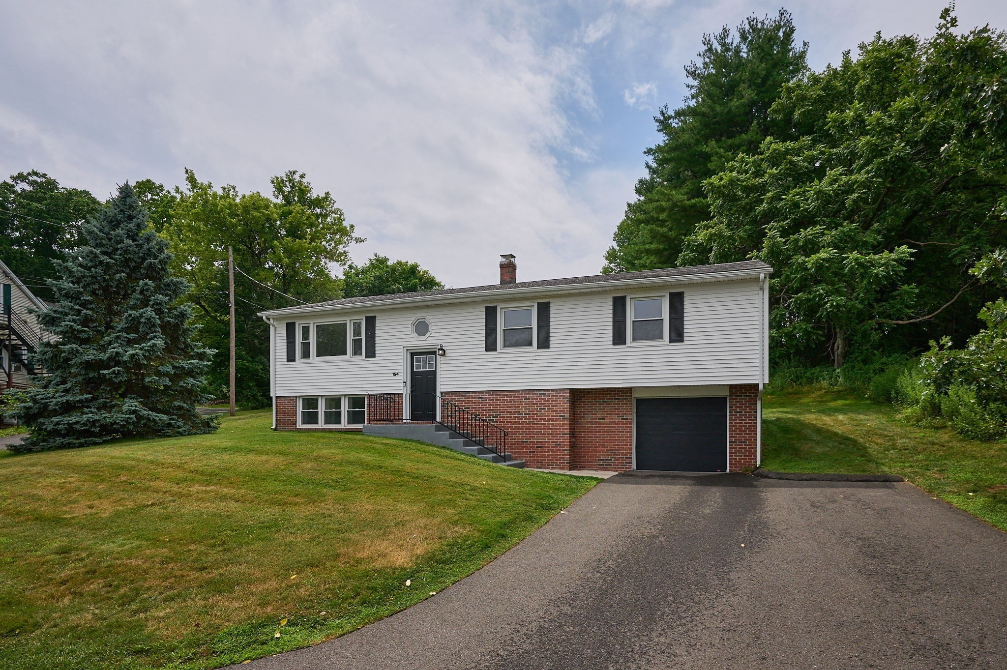 194 Pleasant St, East Longmeadow, MA 01028