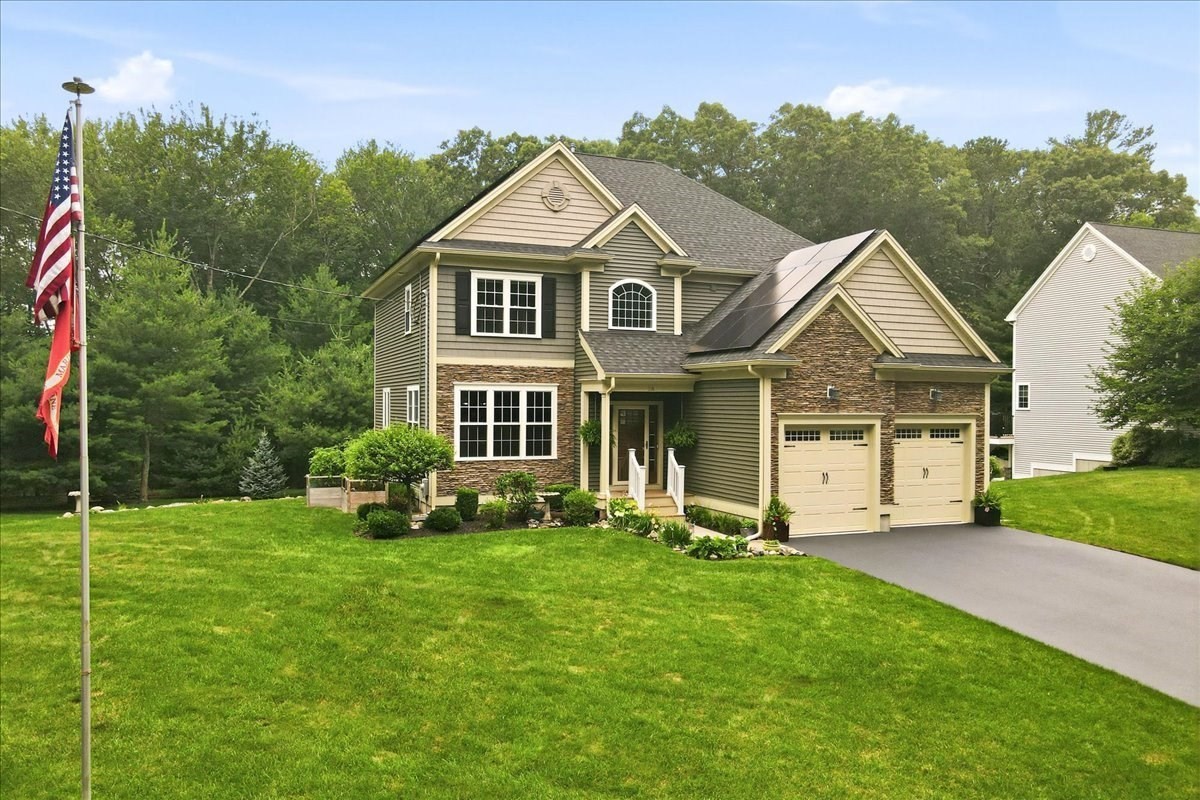 2 Thayer Farm Rd, Attleboro, MA 02703