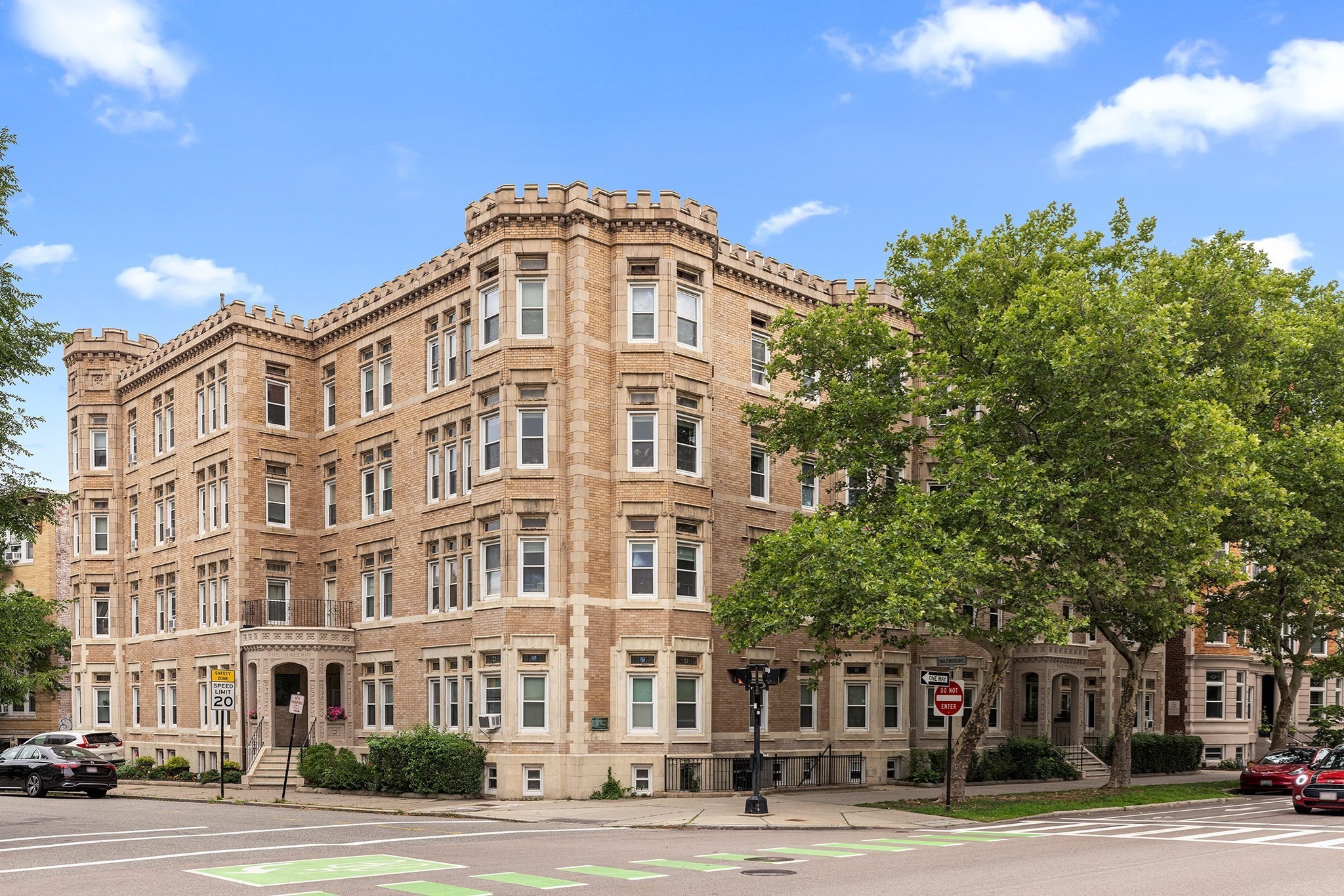 1834 Beacon St Unit B1, Brookline, MA 02445