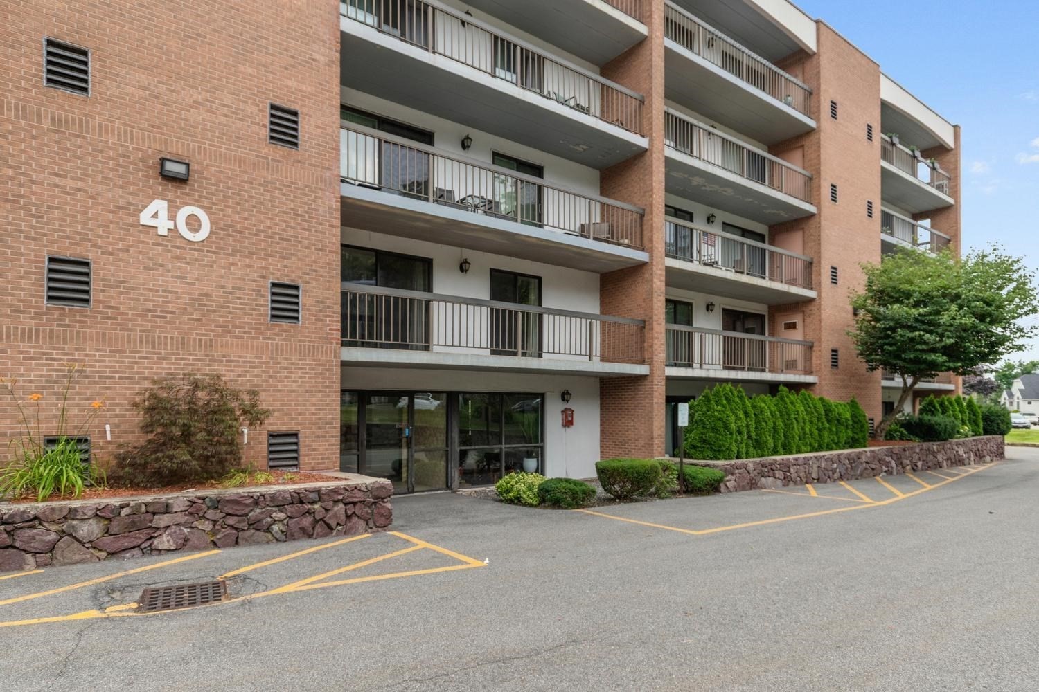 40 Main St Unit 205, Stoneham, MA 02180