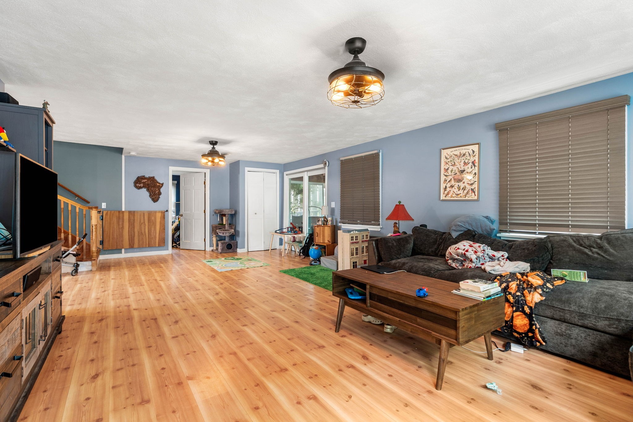 8 Windsor Ln, Gloucester, MA 01930 - Image 3