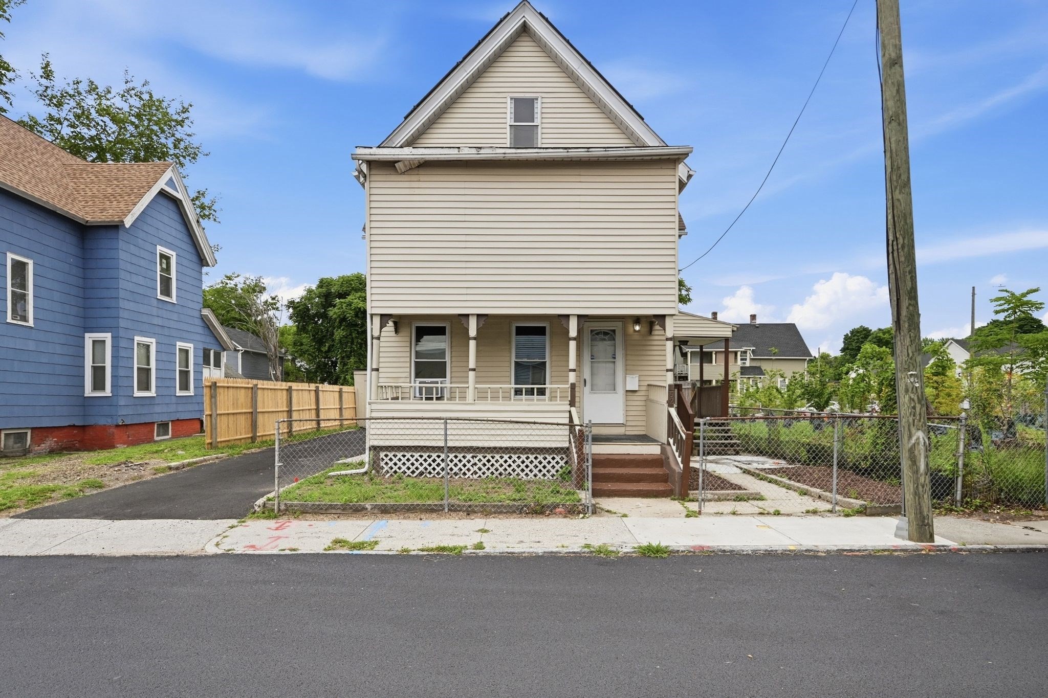 52 Lebanon St, Springfield, MA 01109