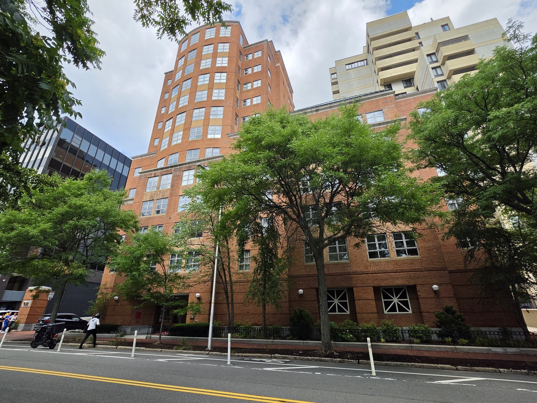 931 Massachusetts Ave Unit 303, Cambridge, MA 02139