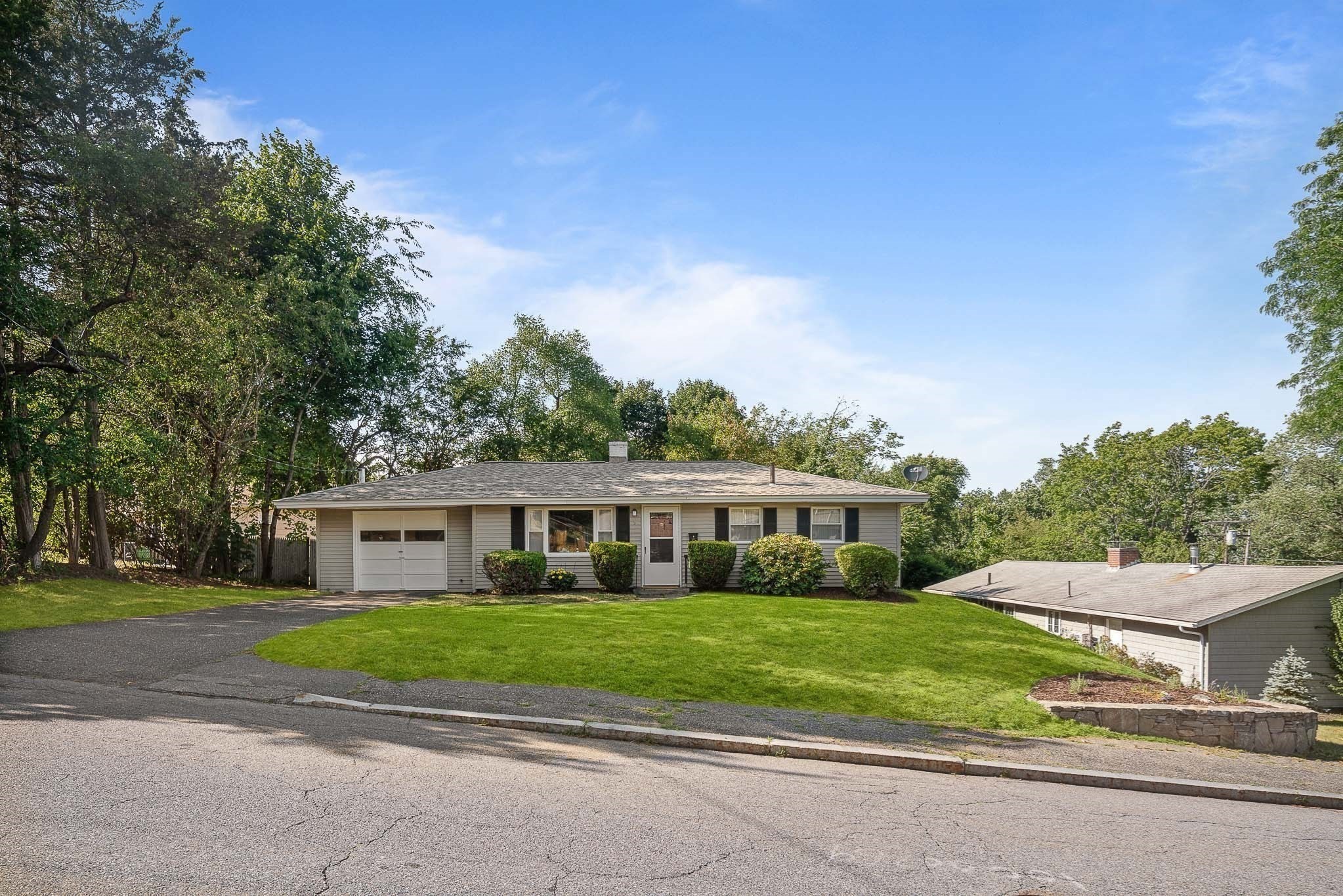 9 Upper Joclyn Avenue, Framingham, MA 01701