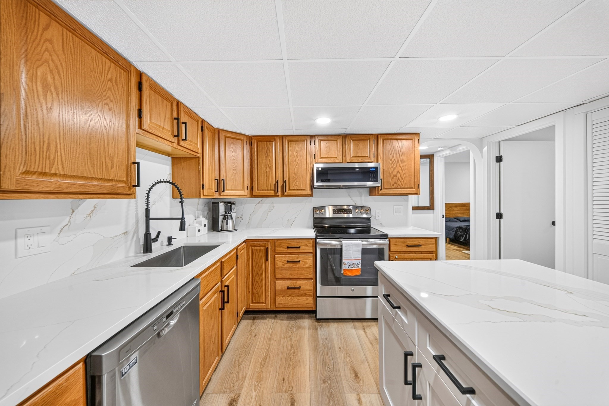 11 Shadowbrook Ln Unit 22, Milford, MA 01757