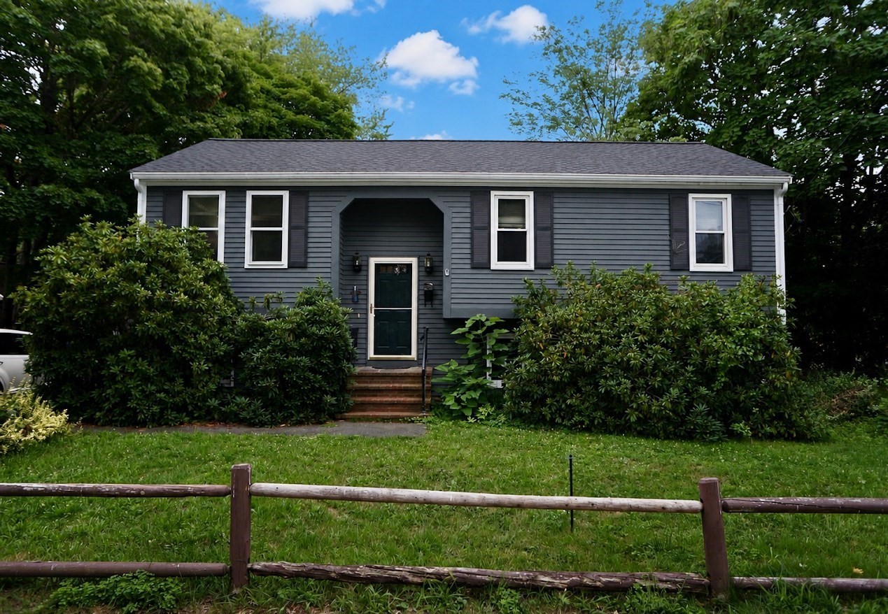 24 Oconnor St, Taunton, MA 02718