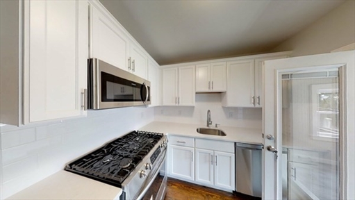 836 Canterbury St, Apt 2R