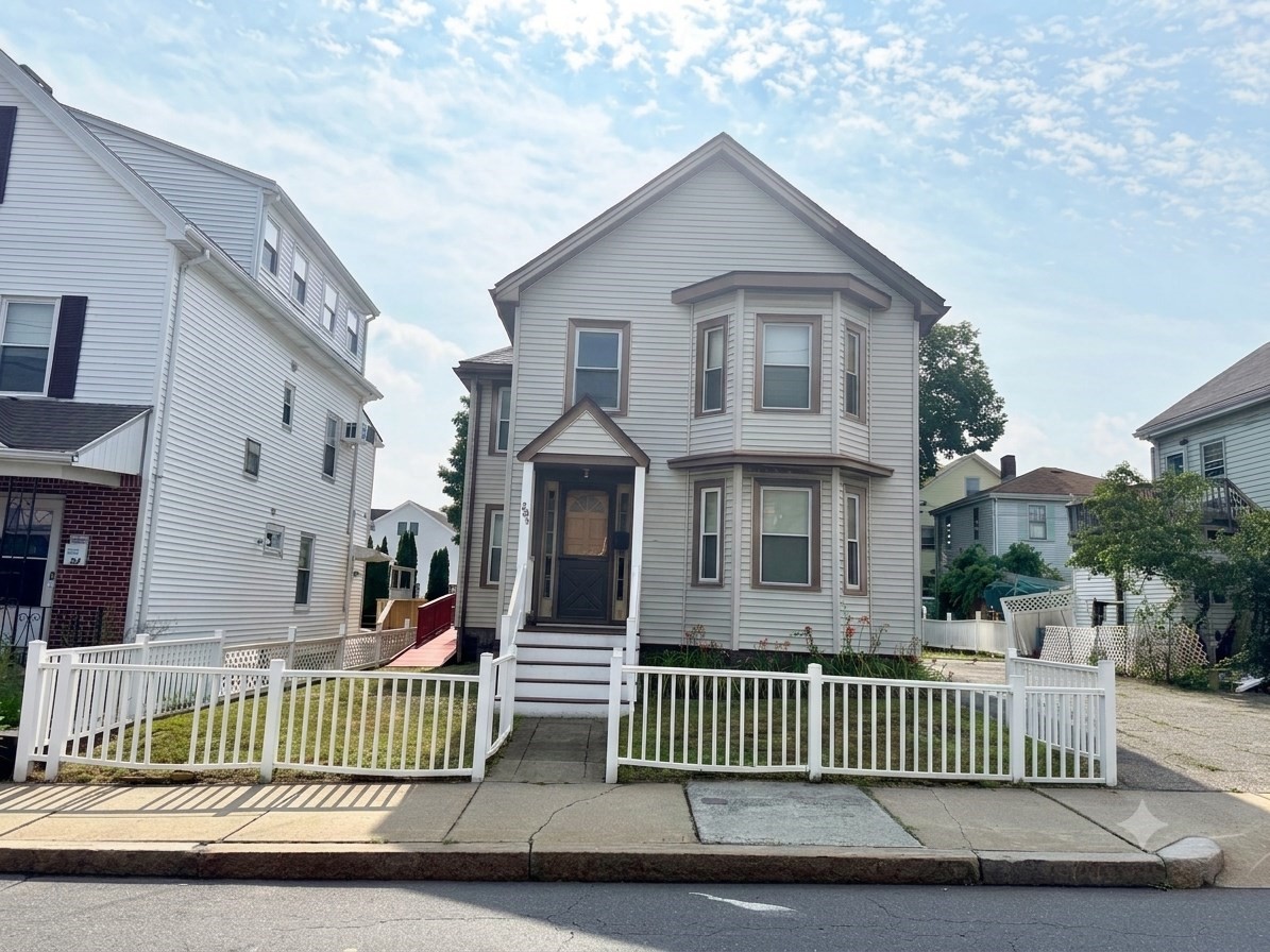 268 Newton St, Waltham, MA 02453