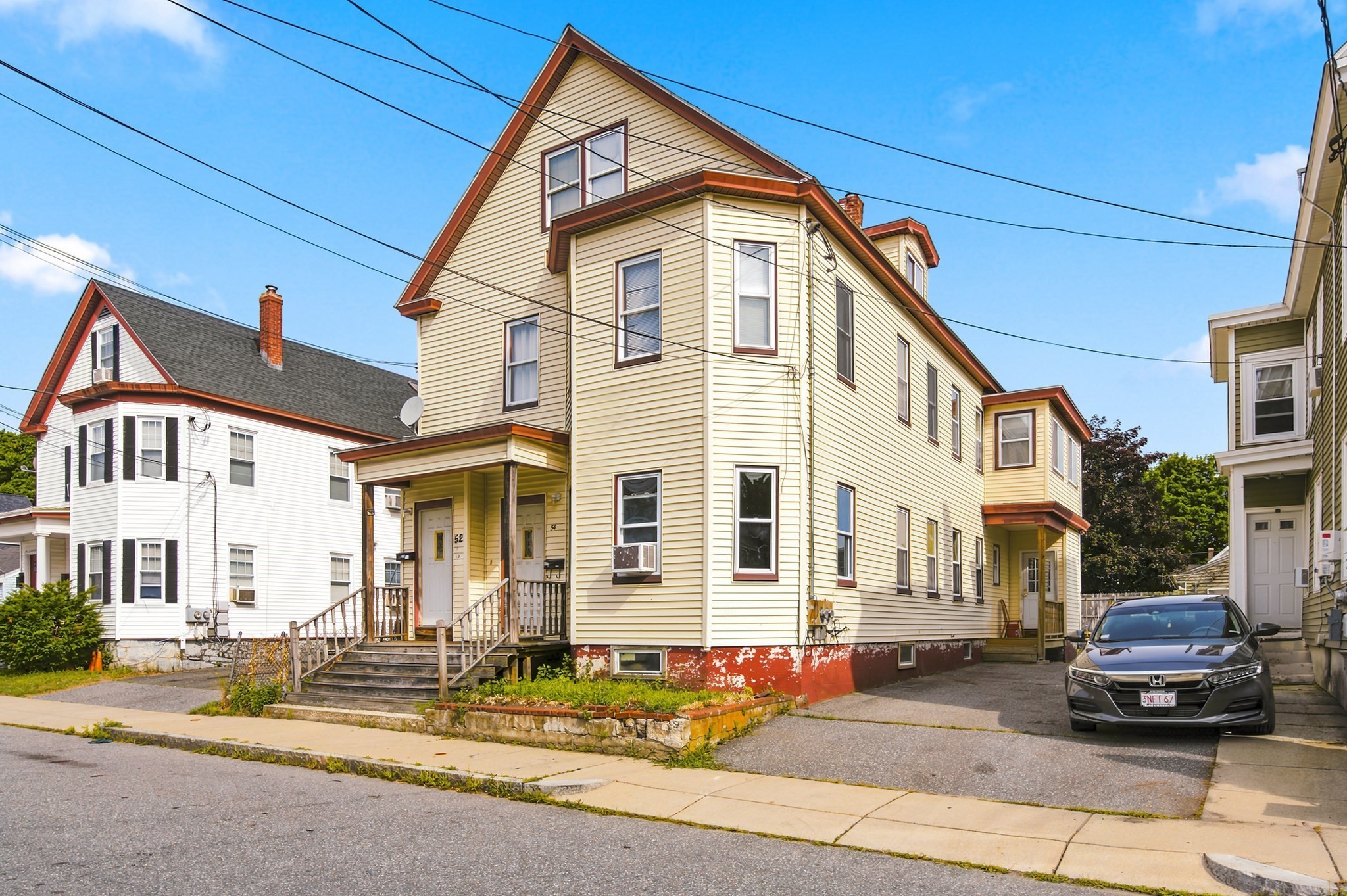 52 Bowden St, Lowell, MA 01852
