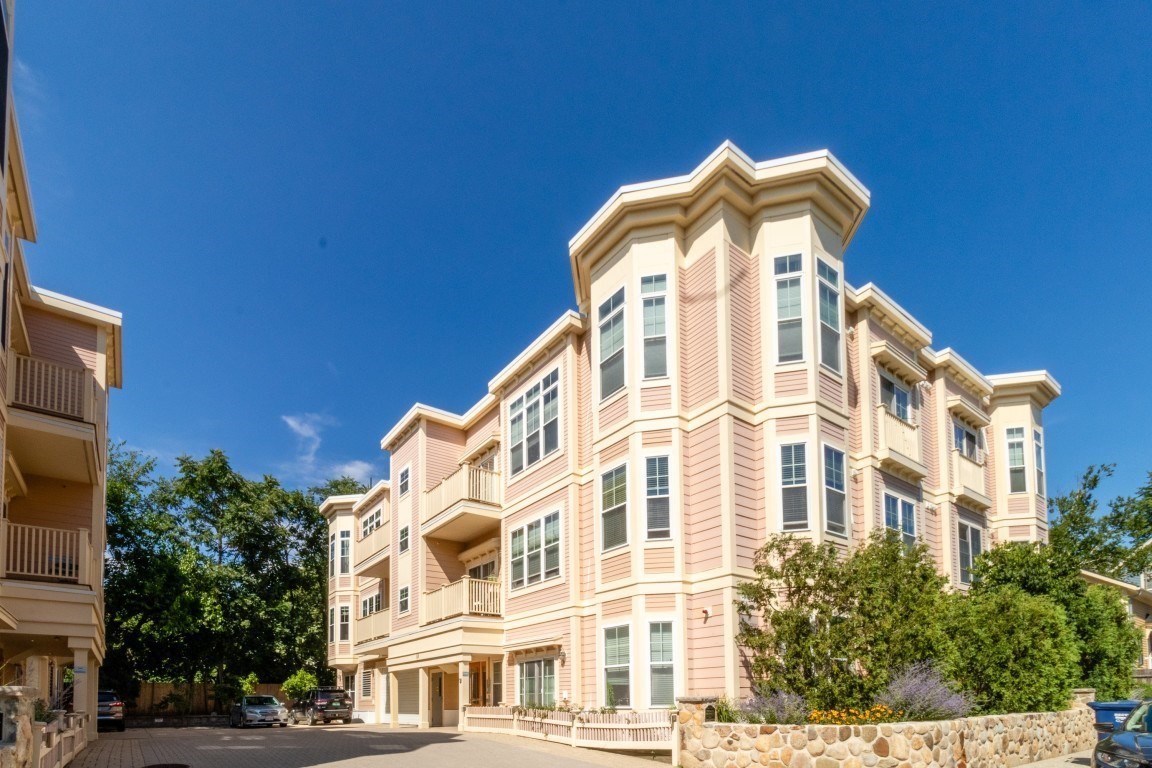 69 Bolton Street Unit 101, Cambridge, MA 02140