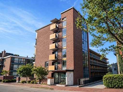 345 Harvard St, Apt 3B