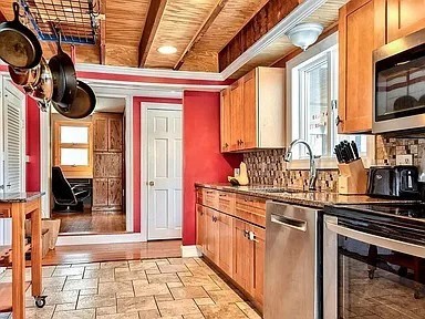 81 Riverview Cir, Wayland, MA 01778 - Image 4