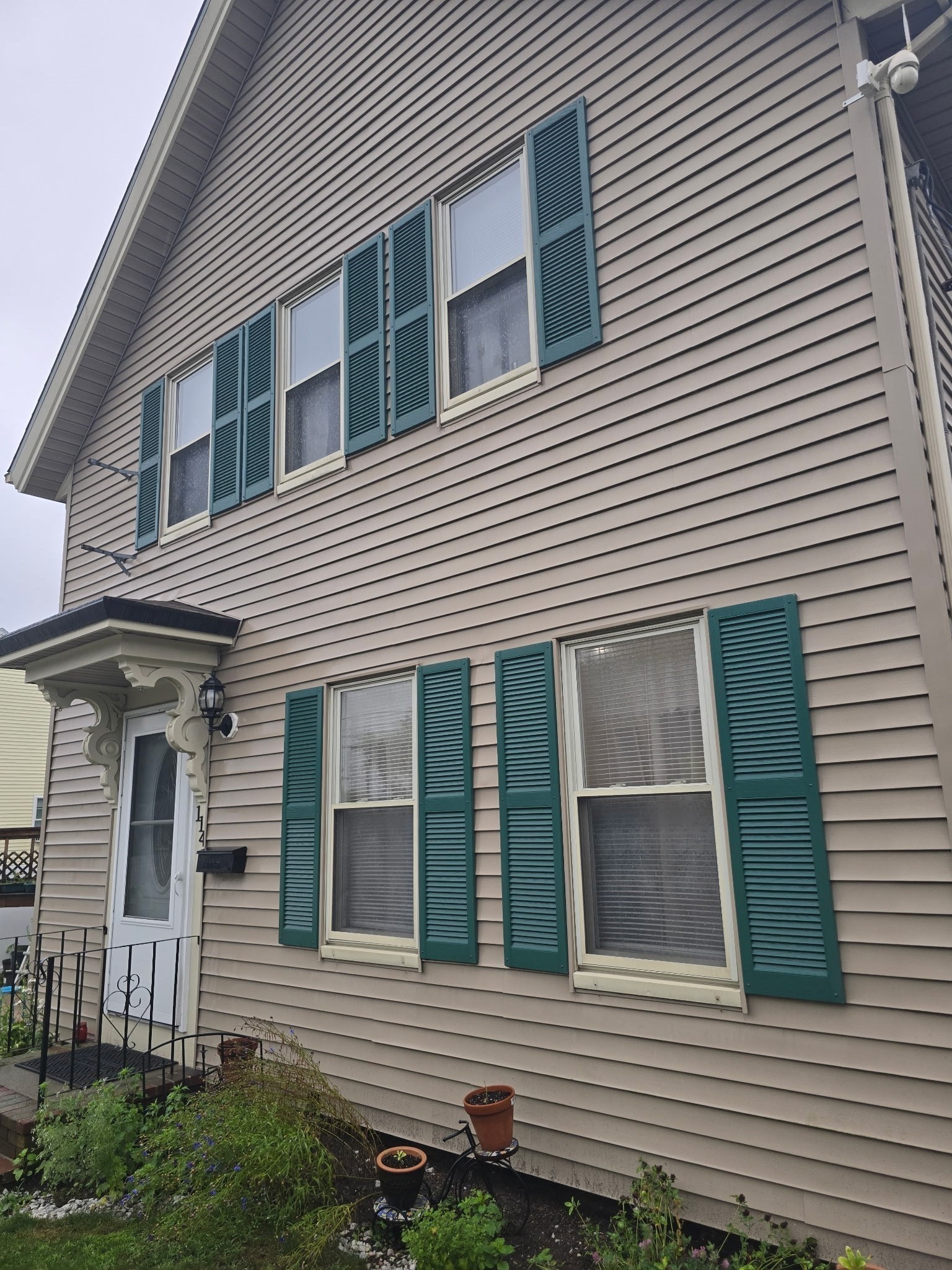 114 Oak St, Taunton, MA 02780