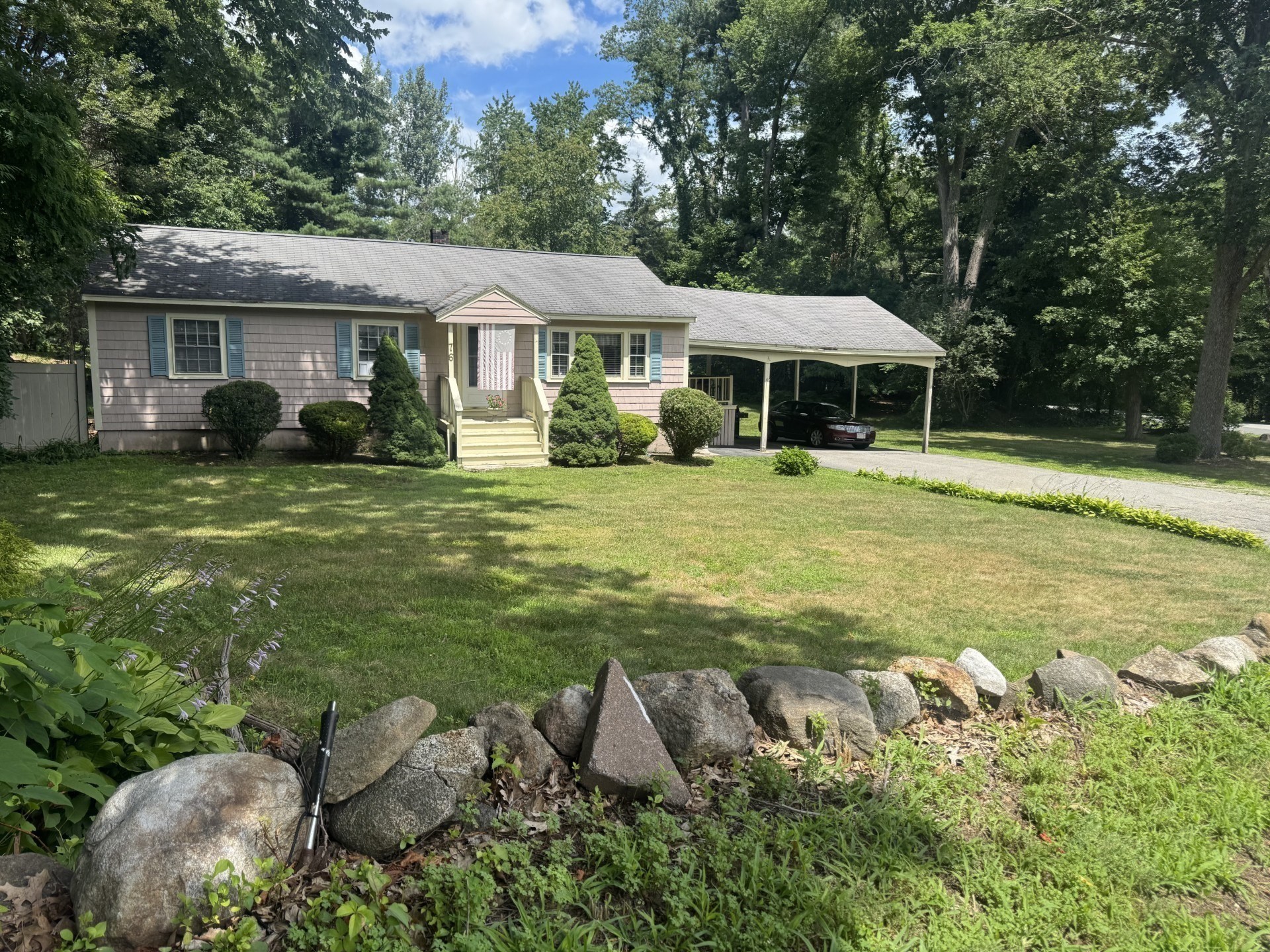 76 Andover Rd, Billerica, MA 01821