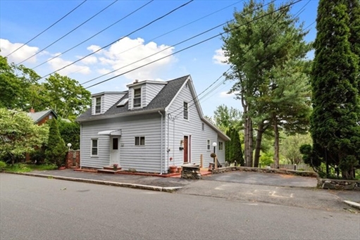 48 Valley St