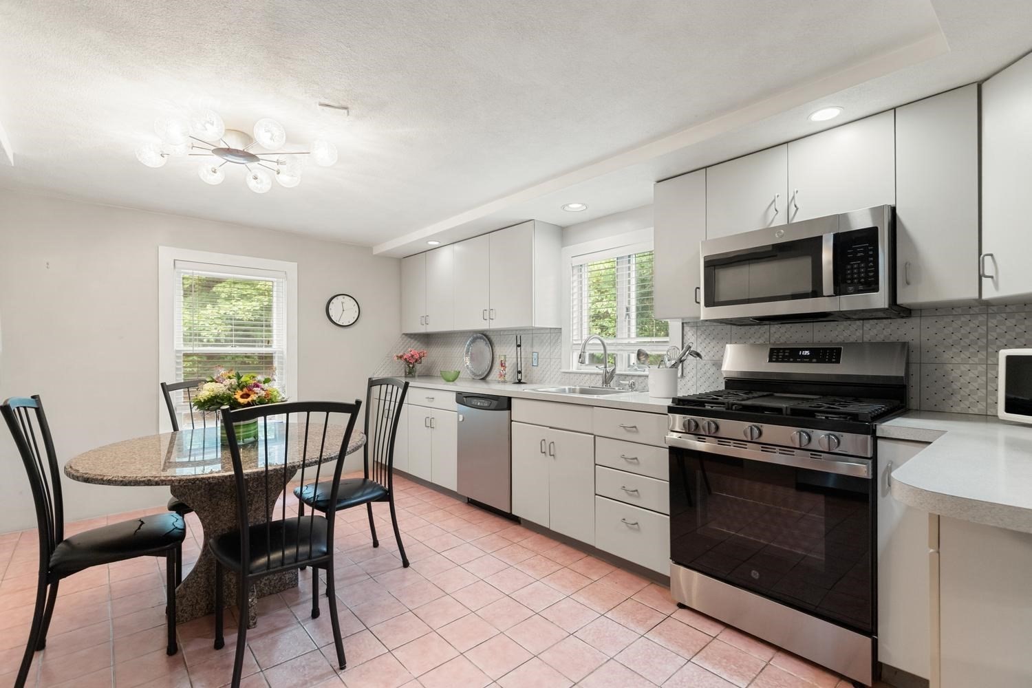48 Valley St, Wakefield, MA 01880 - Image 3
