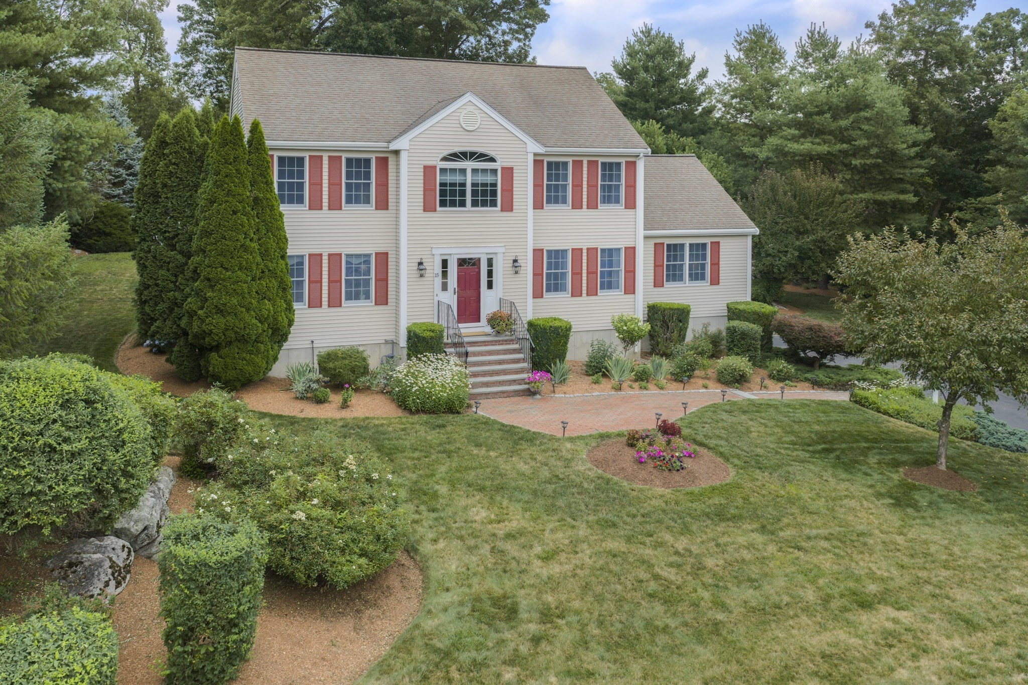 15 Little Tree Rd, Medway, MA 02053
