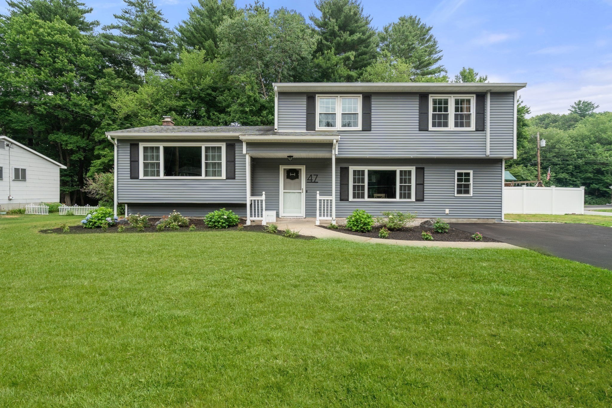 47 Westfield Dr, Holliston, MA 01746