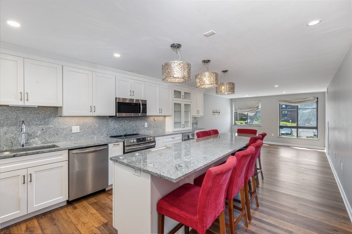 100 Ledgewood Dr Unit 410, Stoneham, MA 02180