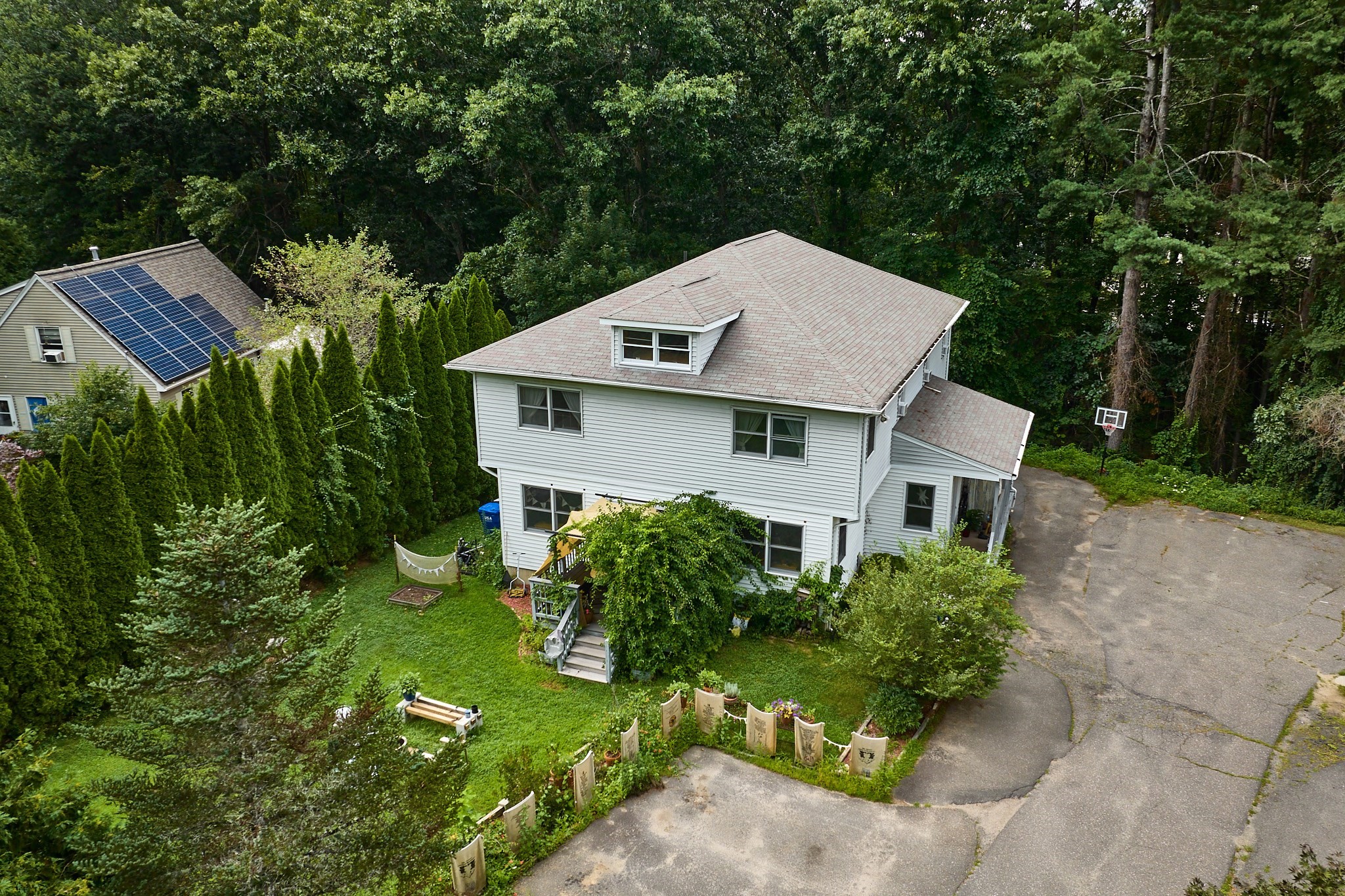 35 Indian Hill, Northampton, MA 01062
