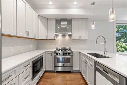 17 Vinton Street, Apt PH5