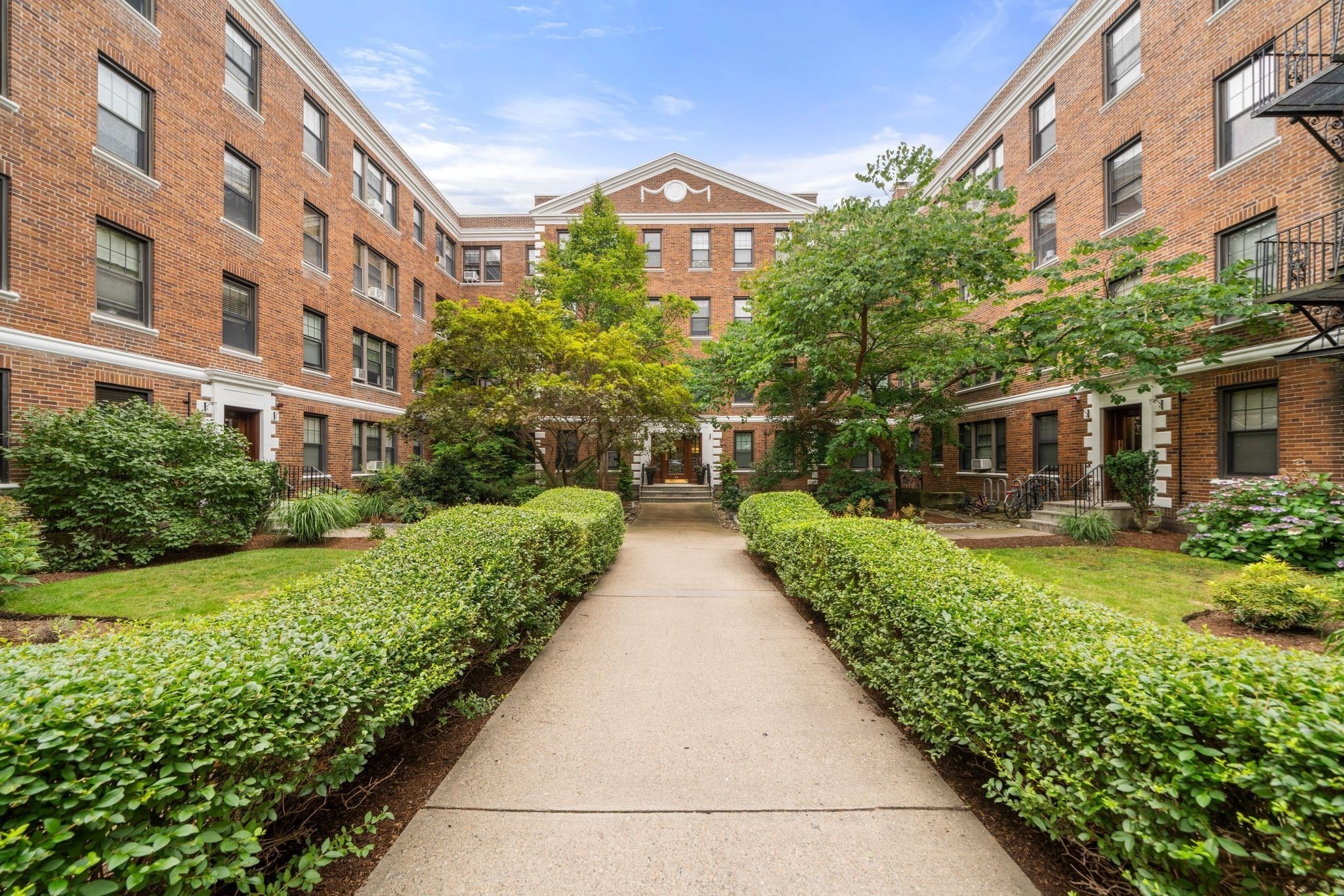 66 Queensberry St Unit 218, Fenway, Boston, MA 02215