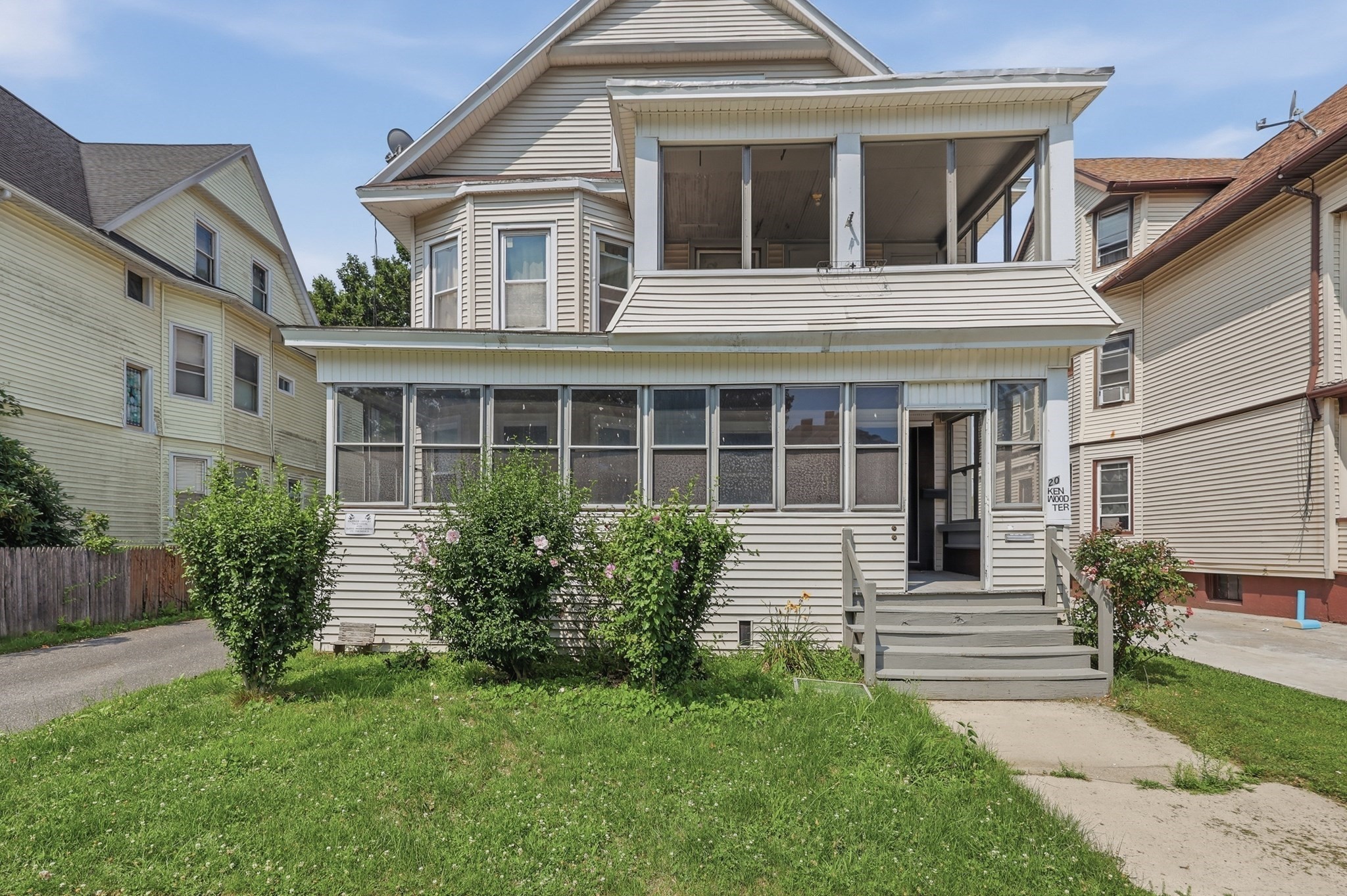 20 Kenwood Terrace, Springfield, MA 01108