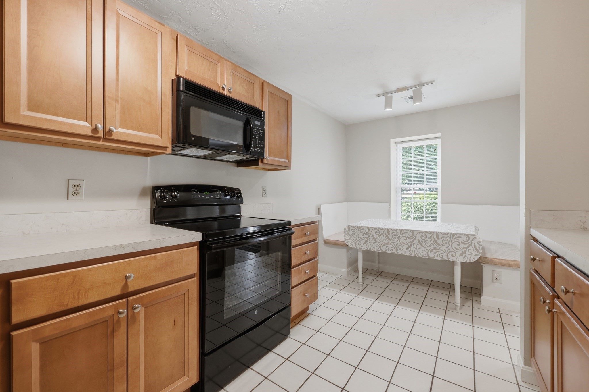 200 Ridgefield Circle Unit 200A, Clinton, MA 01510 - Image 11